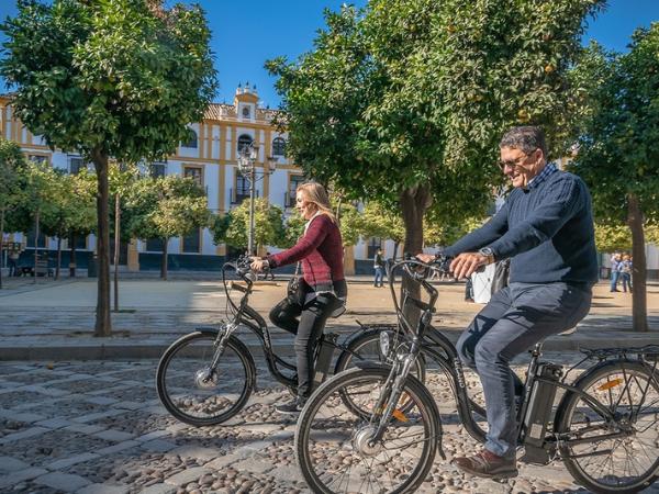 Cyclo Tour: Descubre Sevilla de una Manera Divertida