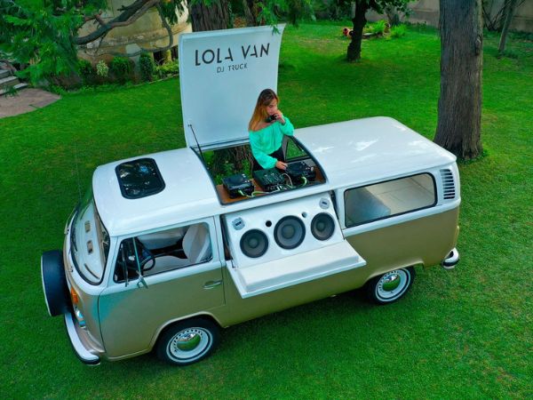 Personalización de Eventos con Música y Diseño